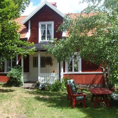 Karlstugan Cottage Vimmerby Extérieur photo